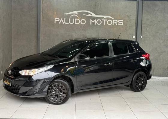 TOYOTA YARIS 1.3 16V FLEX XL LIVE MULTIDRIVE TOYOTA YARIS 1.3 16V FLEX XL LIVE MULTIDRIVE